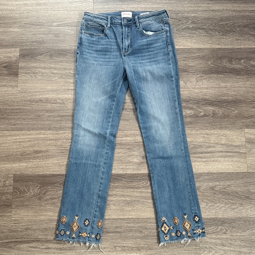 DRIFTWOOD Blue Jeans with Embroidered Hem 27 Mid Rise Light Wash